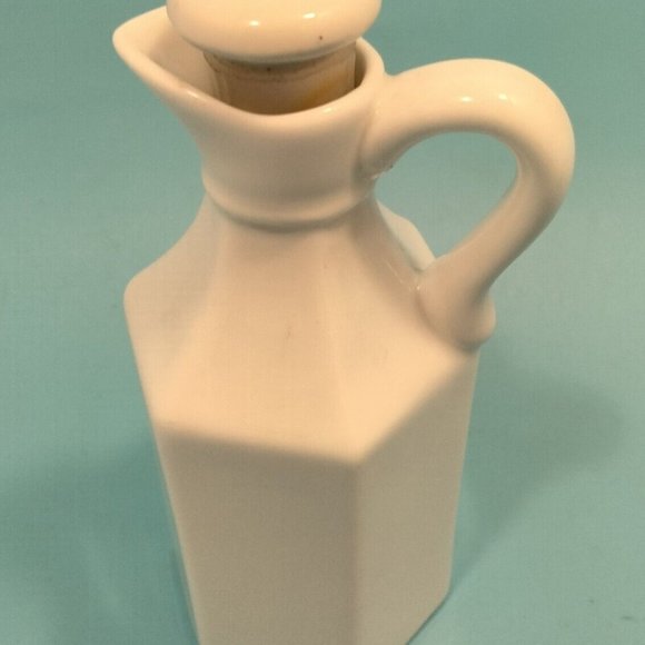 White Ceramic Cruet Vinegar Oil Vintage Pottery China Pourer Stopper Xcell - Picture 1 of 16